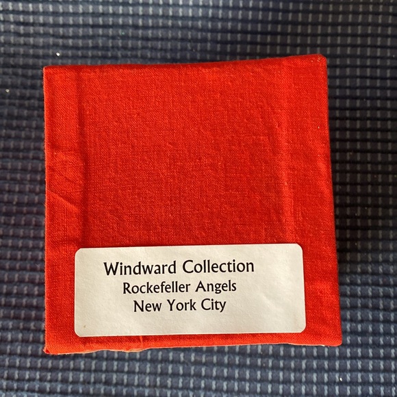 Windward Galleries NIB 1996 Rockefeller Angels Reverse Painted Glass Ornament - Picture 9 of 9